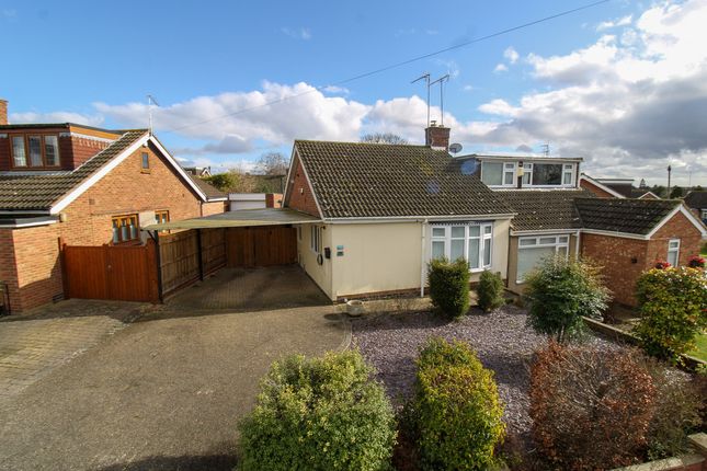 Highlands Avenue, Northampton, NN3 2 bed semi