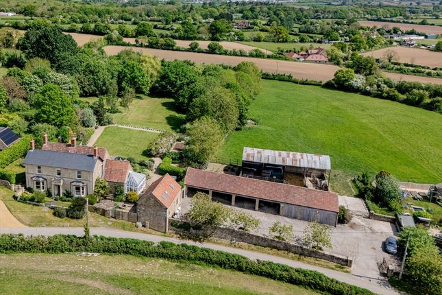 5 bed detached house