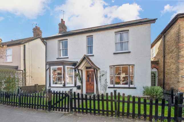 Albany Road, Hersham, KT12 4 bed detached house for sale