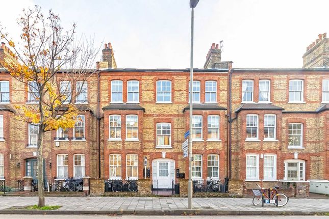 Queenstown Road, London SW8 2 bed flat for sale