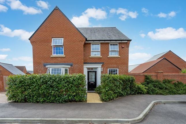 Ireland Close, Westhampnett, Chichester 4 bed detached house for sale