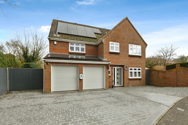 5 bed detached house