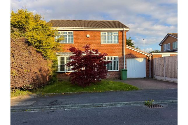 4 bed detached house