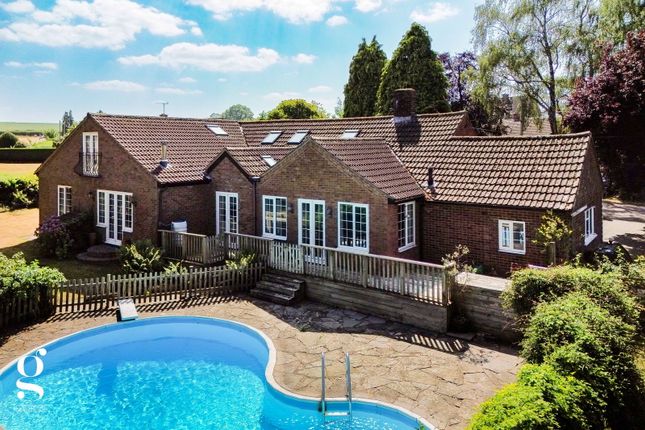 Spacious Family Home with Heated... 6 bed detached house for sale