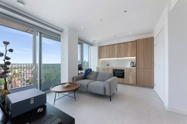 Studio flat for sale