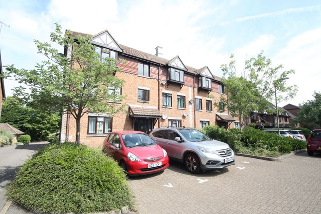 Woking GU22 2 bed flat for sale