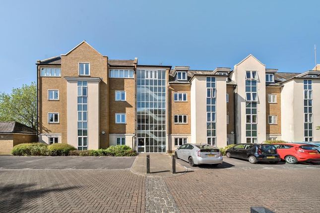 3 bedroom flat for sale