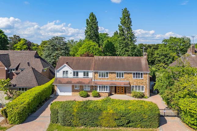 4 bed detached house