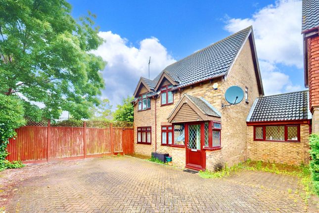 5 bedroom link detached house for sale