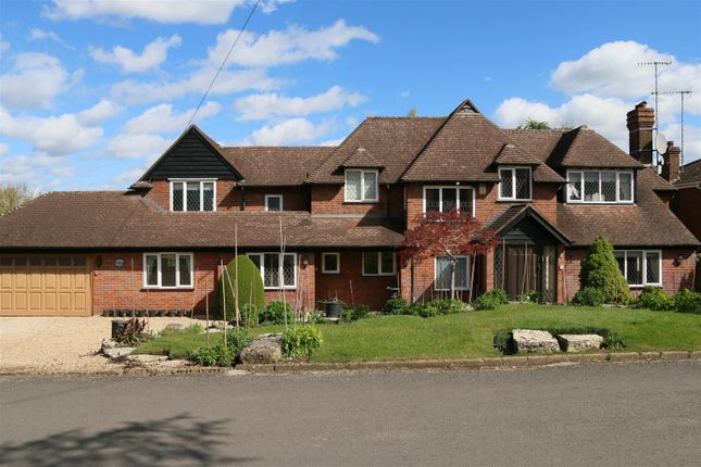 The Avenue, Radlett, Hertfordshire, WD7 5 bed detached house for sale