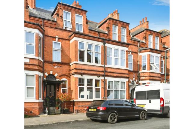 6 bedroom terraced house for sale