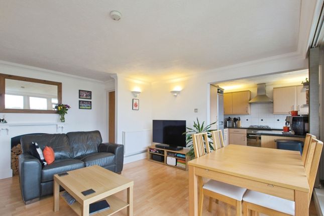 2 bed flat