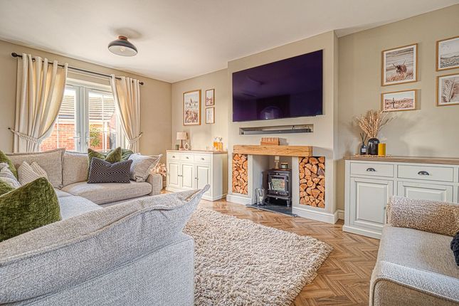 Broad Lane, Nottingham NG16 4 bed detached house for sale