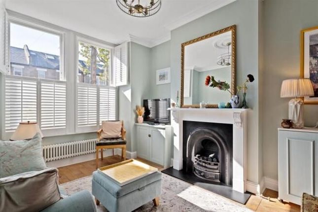 5 bed semi-detached house