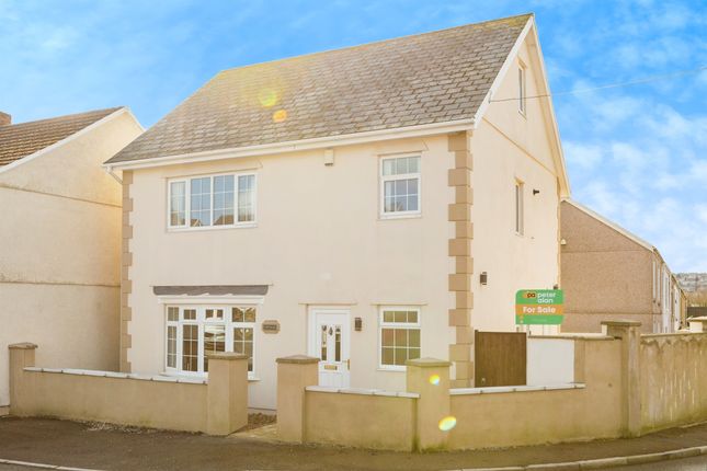 4 bed detached house