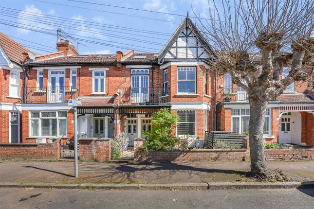 Oxford Avenue, Raynes Park SW20 2 bed maisonette for sale