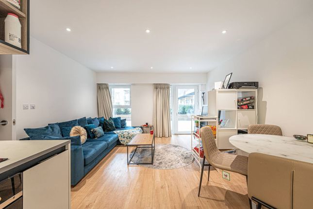 Beaufort Square, Colindale, London, NW9 1 bed flat for sale