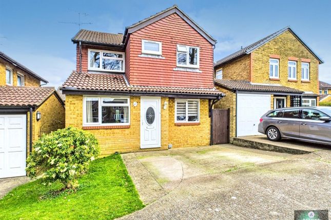 Sissinghurst Close, Pound Hill RH10 3 bed detached house for sale