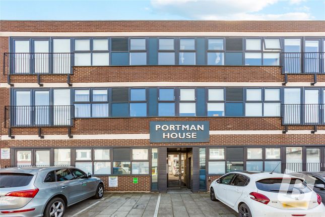 Victoria Road, Romford, RM1 1 bed apartment for sale