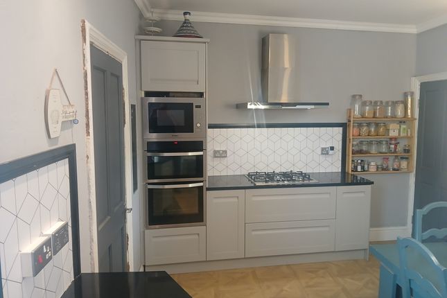 London Road, Buxton, SK17 4 bed terraced house for sale
