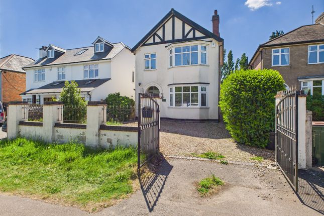 5 bed detached house
