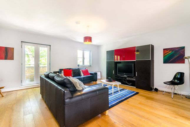 Blakes Road, Peckham, London, SE15 2 bed flat for sale