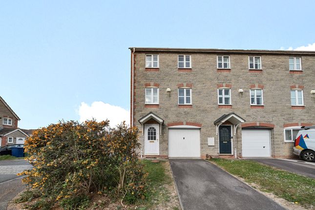 3 bed end terrace house