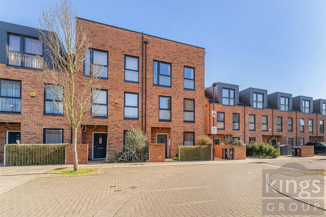 3 bed end terrace house