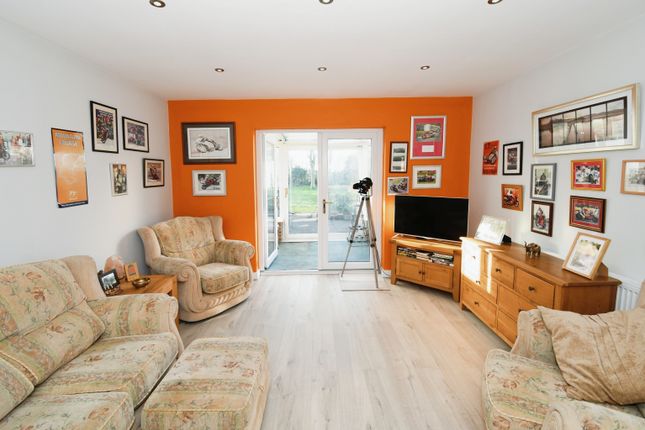 2 bedroom terraced bungalow for sale