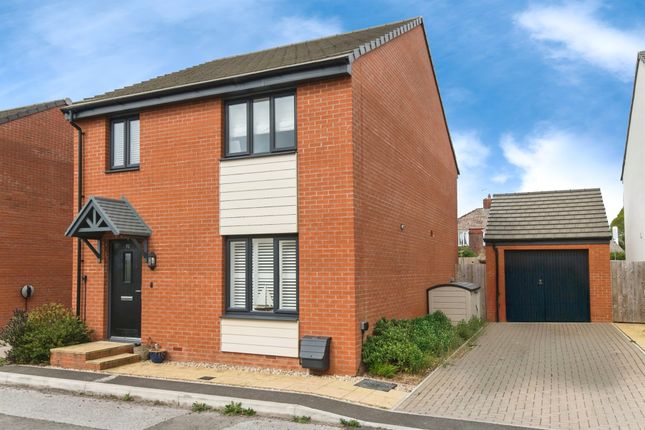 4 bed detached house