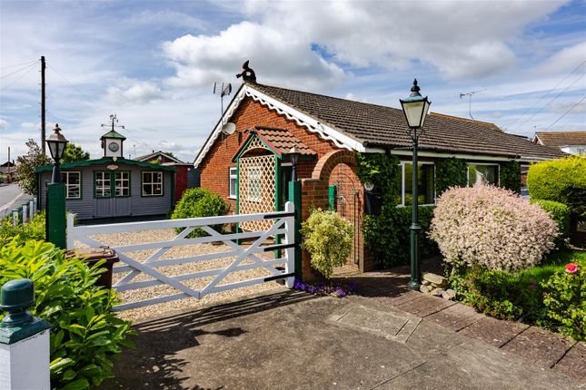 2 bedroom semi-detached bungalow for sale