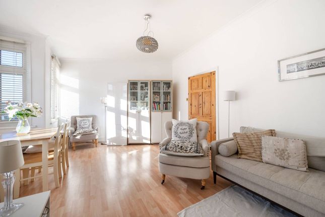 Drayton Road, Willesden, London, NW10 2 bed flat for sale