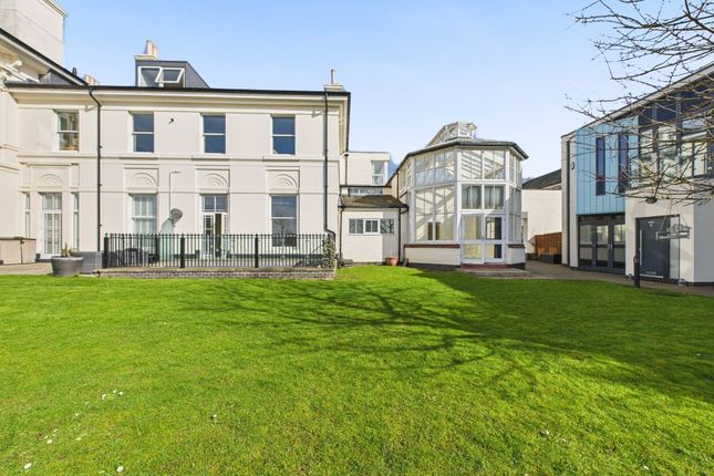 2 bed flat