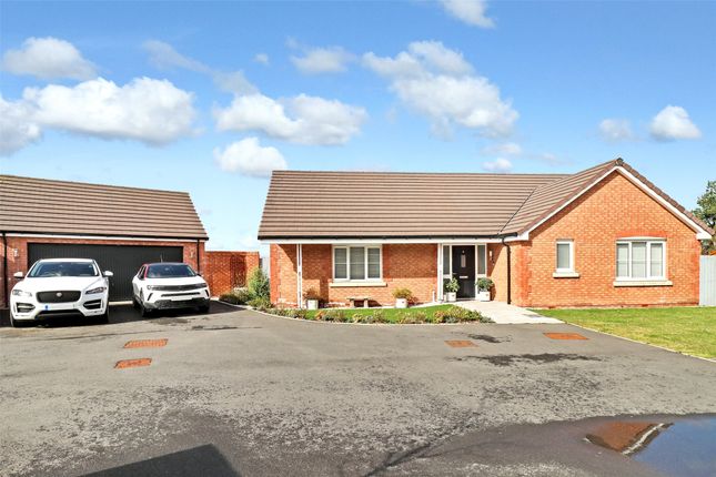 Granite Close, South Molton, Devon, EX36 3 bed bungalow for sale