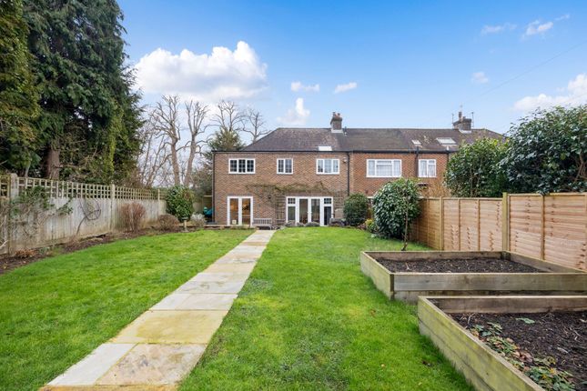 5 bedroom end of terrace house for sale