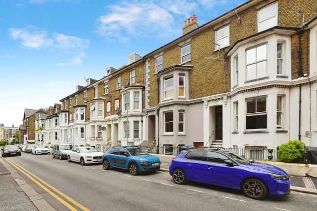 5 bed terraced house