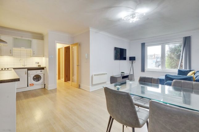 2 bedroom flat for sale