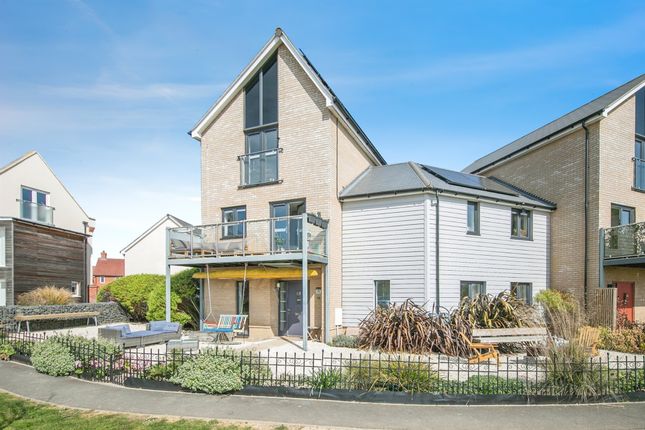 4 bedroom end of terrace house for sale