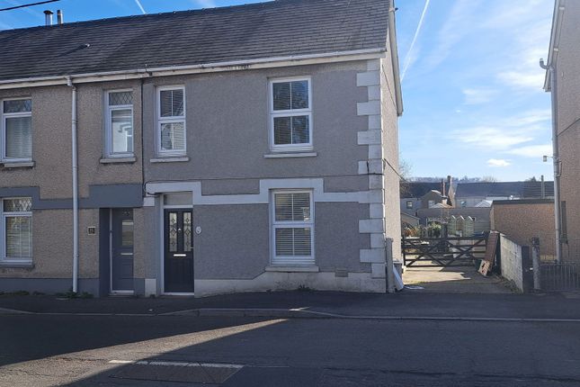 3 bed end terrace house