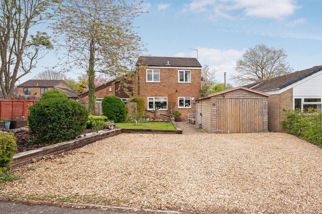 3 bedroom link detached house for sale