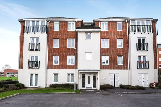 Regis Park Road, Reading, Berkshire, RG6 2 bed apartment for sale