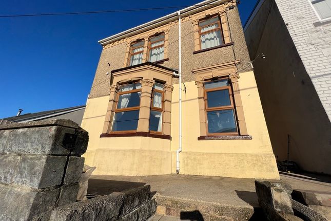 3 bed detached house