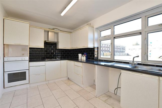 3 bed flat