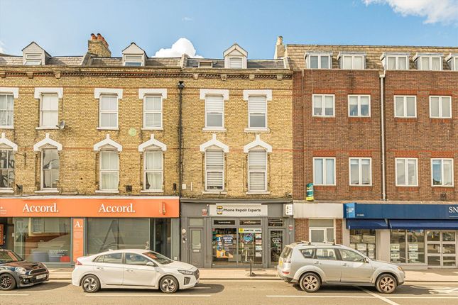 High Street, Hampton TW12 2 bed flat for sale