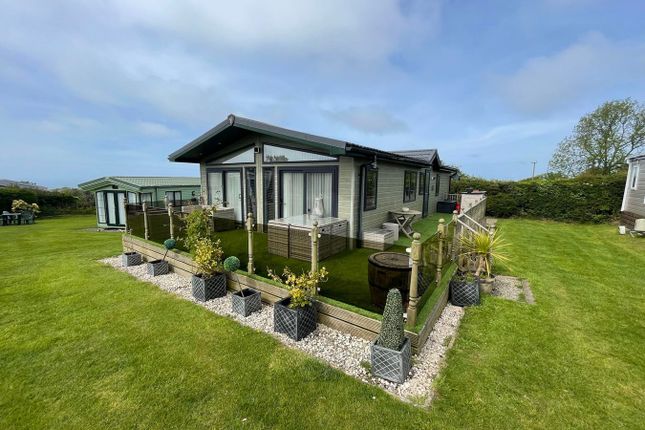 2 bedroom lodge for sale
