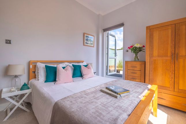 Milnthorpe Road, Eastbourne 4 bed detached house for sale