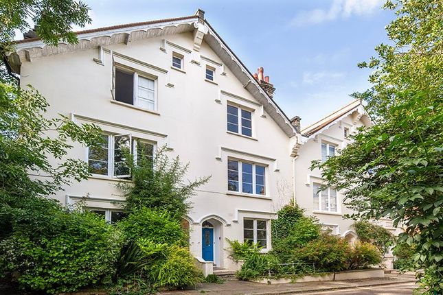 Vale of Health, London NW3 3 bed terraced house for sale