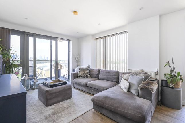 Ben Jonson Road, Tower Hamlets... 2 bed flat for sale