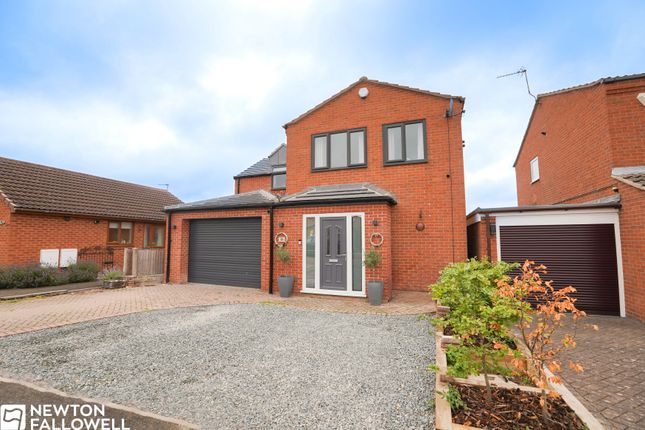 4 bed detached house
