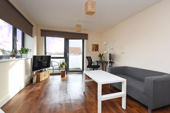 Meadowcroft Mews, London SE6 1 bed apartment for sale